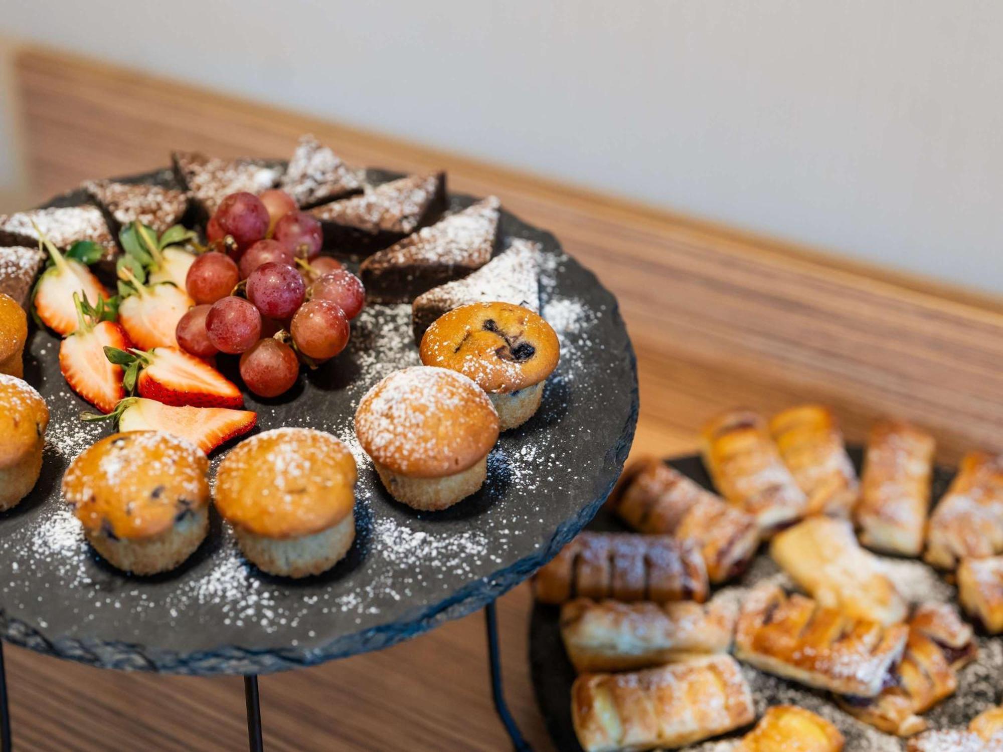 Novotel Милтън Кейнс Екстериор снимка
