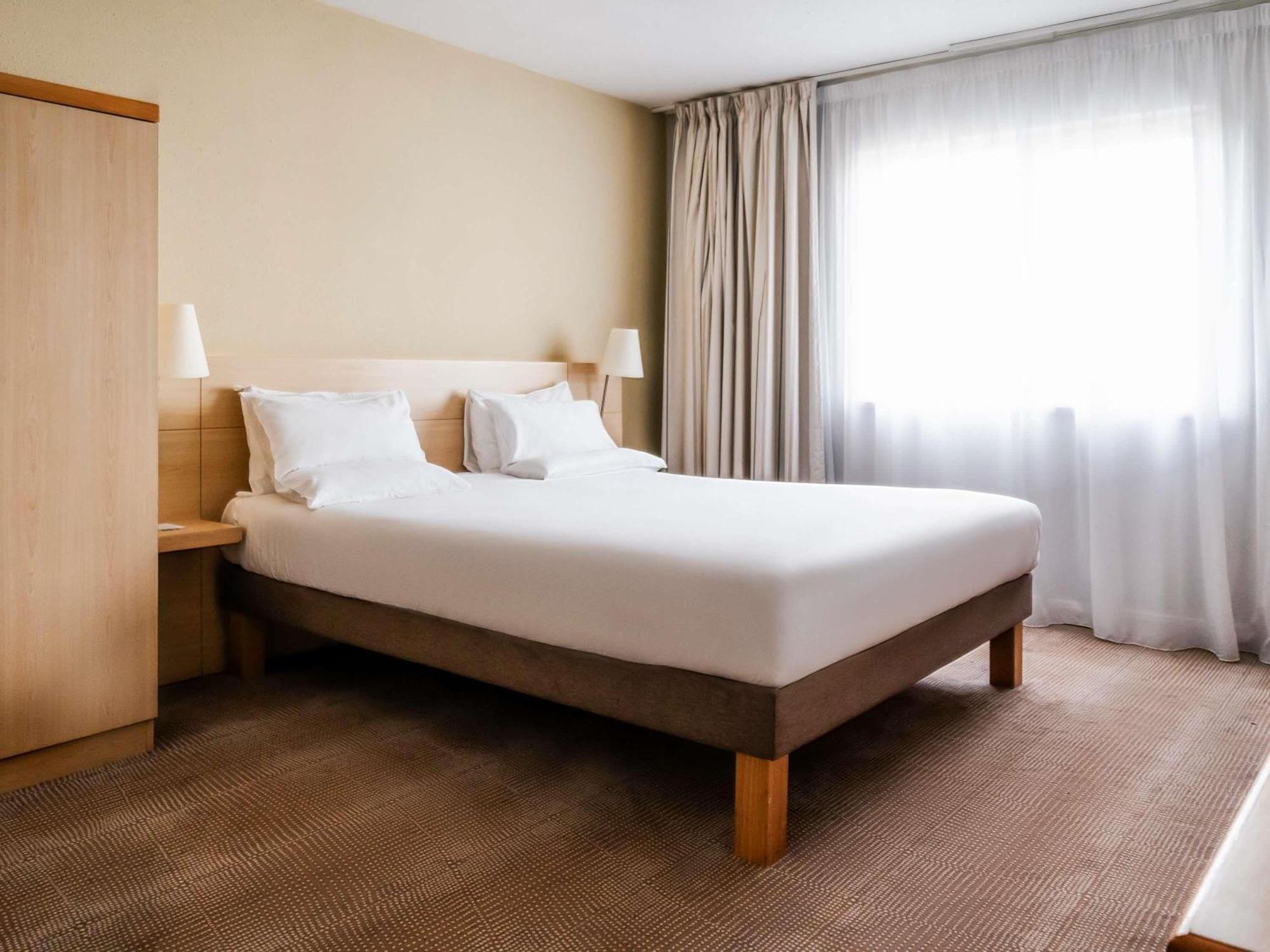 Novotel Милтън Кейнс Екстериор снимка